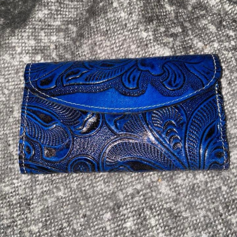 Beautiful leather Blue Embossed Wallet